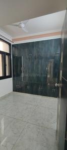 Bathroom Image of 1800 Sq.ft 3 BHK Apartment / Flat for rent in Varun Apartments, Sector 62 Noida for Rs. 32000