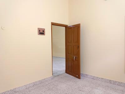 Bedroom Image of 1000 Sq.ft 3 BHK Independent House for rent in Paschim Putiary Kolkata for Rs. 15000