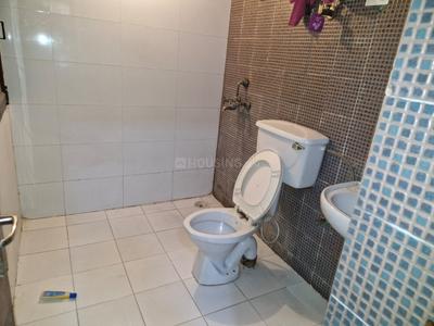 Bathroom Image of 1045 Sq.ft 2 BHK Apartment / Flat for sale in Saviour Greenisle, Crossings Republik Ghaziabad for Rs. 7500000