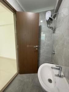 Bathroom Image of 560 Sq.ft 1 BHK Apartment / Flat for sale in Kandivali West Mumbai for Rs. 10800000