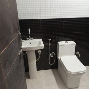 Bathroom Image of 1050 Sq.ft 2 BHK Apartment / Flat for sale in Sector 52 Noida for Rs. 3570000