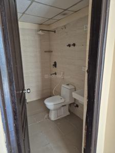 Image of 800 Sq.ft 2 BHK Apartment / Flat for rent in Sethi Max Royal, Sector 76, Noida for Rs. 26000