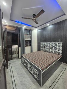 Bedroom Image of 450 Sq.ft 1 BHK Builder Floor for rent in Ramesh Nagar New Delhi for Rs. 20000