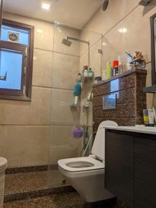 Bathroom Image of 2200 Sq.ft 3 BHK Builder Floor for sale in Greenwood City Floors, Sector 45 Gurgaon for Rs. 36000000