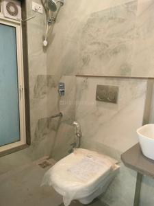 Bathroom Image of 1350 Sq.ft 3 BHK Apartment / Flat for sale in Juhu Mumbai for Rs. 75000000
