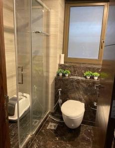 Bathroom Image of 1657 Sq.ft 3 BHK Apartment / Flat for rent in Unitech Uniworld Gardens 1, Sector 47 Gurgaon for Rs. 85000