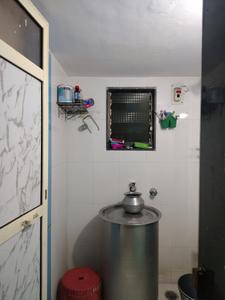 Common Bathroom Image of 700 Sq.ft 1 BHK Apartment / Flat for rent in Terraform Iris, Kasarvadavali Thane for Rs. 16300