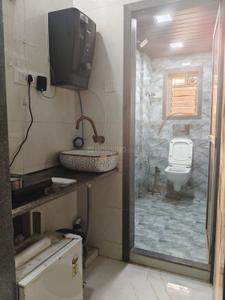 Bathroom Image of 600 Sq.ft 1.5 BHK Apartment / Flat for sale in Malad West Mumbai for Rs. 6500000