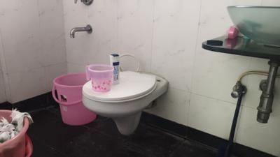 Bathroom Image of 580 Sq.ft 1 BHK Apartment / Flat for sale in Ekta Meadows, Borivali East Mumbai for Rs. 12500000