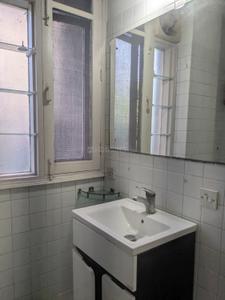 Bathroom Image of 1250 Sq.ft 2.5 BHK Apartment / Flat for rent in Mavilla Apartment, Mayur Vihar Phase 1 New Delhi for Rs. 50000