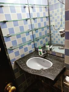 Image of 1800 Sq.ft 4 BHK Apartment / Flat for sale in Khar West, Mumbai for Rs. 88000000