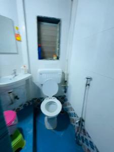 Bathroom Image of 1150 Sq.ft 2 BHK Apartment / Flat for sale in Kamothe Navi Mumbai for Rs. 10400000
