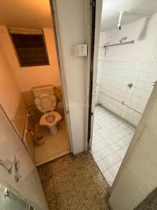 Bathroom Image of 490 Sq.ft 2 BHK Apartment / Flat for rent in Paldi Ahmedabad for Rs. 16000