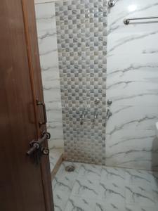 Bathroom Image of 2000 Sq.ft 2 BHK Builder Floor for rent in Vrindavan Yojana Lucknow for Rs. 16000
