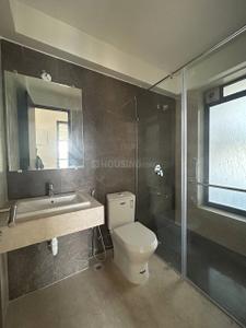 Bathroom Image of 1887 Sq.ft 3 BHK Apartment / Flat for sale in Kalpataru Magnus, Bandra East Mumbai for Rs. 70000000