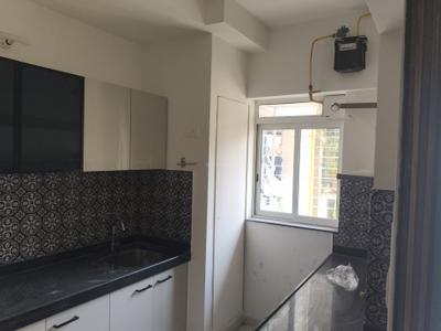 Kitchen Image of 800 Sq.ft 2 BHK Apartment / Flat for rent in Lodha Amara, Kolshet Thane for Rs. 39999