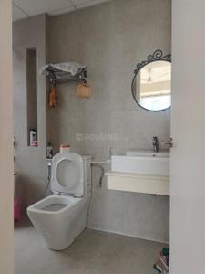 Bathroom Image of 1500 Sq.ft 4 BHK Apartment / Flat for sale in Thane West Thane for Rs. 18500000