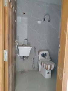 Common Bathroom Image of 550 Sq.ft 1 BHK Apartment / Flat for rent in Chhattarpur New Delhi for Rs. 21000