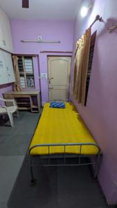 Bedroom Image of 500 Sq.ft 1 RK Builder Floor for rent in Satellite Ahmedabad for Rs. 11000