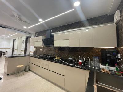 Kitchen Image of 5000 Sq.ft 4 BHK Builder Floor for rent in Omaxe Executive Floors, Sector 56 Gurgaon for Rs. 140000