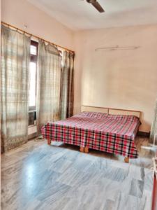 Bedroom Image of 2200 Sq.ft 4.5 BHK Builder Floor for rent in George Town Allahabad for Rs. 42000