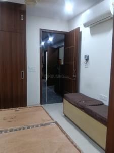 Bedroom Image of 900 Sq.ft 2 BHK Builder Floor for rent in Mukherjee Nagar New Delhi for Rs. 24000