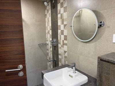 Bathroom Image of 2253 Sq.ft 3 BHK Apartment / Flat for rent in Casagrand Amethyst, Sholinganallur Chennai for Rs. 69000