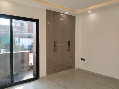 Bedroom Image of 2100 Sq.ft 5 BHK Builder Floor for sale in Mukherjee Nagar New Delhi for Rs. 29000000