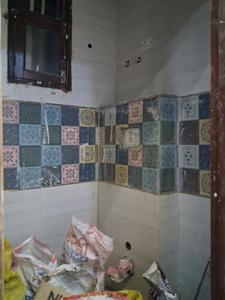 Common Bathroom One Image of 1450 Sq.ft 3 BHK Apartment / Flat for sale in JMD Marvella Homes 2, Sector 73 Noida for Rs. 5800000