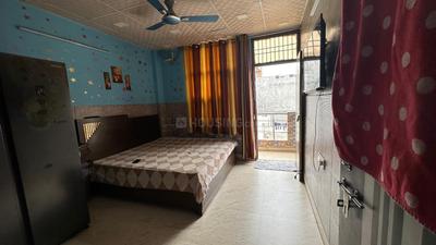 Bedroom Image of 990 Sq.ft 3 BHK Builder Floor for sale in Shahdara New Delhi for Rs. 15000000