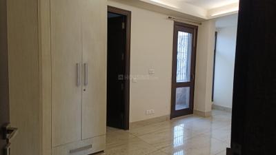 Bedroom Image of 1800 Sq.ft 3 BHK Builder Floor for rent in Kalkaji New Delhi for Rs. 95000