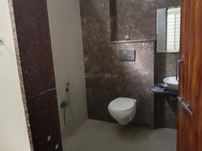 Bathroom Image of 900 Sq.ft 2 BHK Apartment / Flat for rent in Scheme No 140 Indore for Rs. 17500