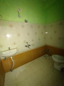 Bathroom Image of 2000 Sq.ft 2 BHK Builder Floor for rent in Alwal Secunderabad for Rs. 15000