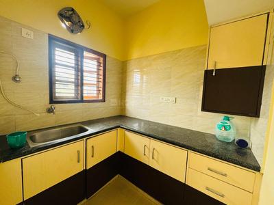 Kitchen Image of 600 Sq.ft 1 BHK Builder Floor for rent in Indira Nagar Bengaluru for Rs. 27000
