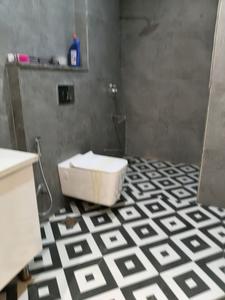 Common Bathroom Image of 2700 Sq.ft 4 BHK Builder Floor for sale in Paramount Luxury Floors Sushant Lok 3, Sector 57 Gurgaon for Rs. 40000000