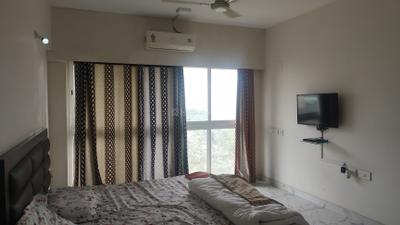 Bedroom Image of 1200 Sq.ft 3 BHK Apartment / Flat for rent in Raheja Ridgewood, Goregaon East Mumbai for Rs. 130000