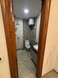 Bathroom Image of 850 Sq.ft 2 BHK Builder Floor for rent in  Maurya Enclave, Pitampura New Delhi for Rs. 26000