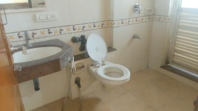 Image of 960 Sq.ft 2 BHK Apartment / Flat for rent in K Raheja Interface Heights, Malad West, Mumbai for Rs. 76000