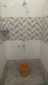 Bathroom Image of 500 Sq.ft 2 BHK Builder Floor for rent in Asharfabad Lucknow for Rs. 8000