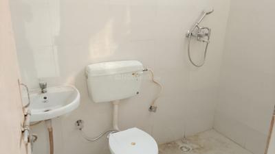 Bathroom Image of 900 Sq.ft 2 BHK Apartment / Flat for sale in New Mumfordganj Allahabad for Rs. 6500000