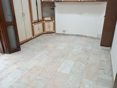 Bedroom Image of 1800 Sq.ft 3 BHK Builder Floor for rent in East Of Kailash New Delhi for Rs. 50000