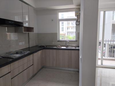 Kitchen Image of 800 Sq.ft 2 BHK Builder Floor for rent in Smartworld Orchard, Sector 61 Gurgaon for Rs. 45000