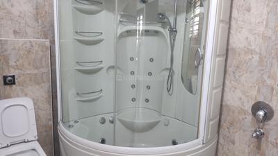 Bathroom Image of 5000 Sq.ft 5 BHK Independent House for rent in Jubilee Hills Hyderabad for Rs. 275000