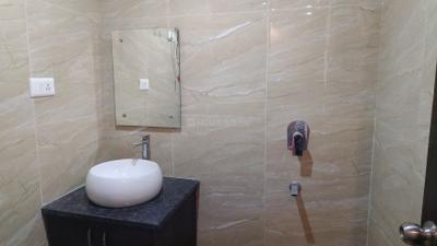 Bathroom Image of 750 Sq.ft 1 BHK Builder Floor for rent in Sushant Lok Phase 1 Gurgaon for Rs. 28000