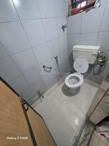 Bathroom Image of 1000 Sq.ft 2 BHK Apartment / Flat for sale in Mulund East Mumbai for Rs. 16000000