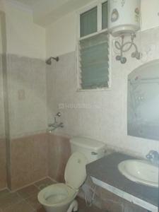 Bathroom Image of 1615 Sq.ft 3 BHK Apartment / Flat for sale in Mahagun Mansion Phase 1 and 2, Indirapuram Ghaziabad for Rs. 17800000