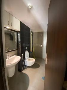 Bathroom Image of 950 Sq.ft 2 BHK Apartment / Flat for sale in Lodha Splendora Platino B, Thane West Thane for Rs. 9000000