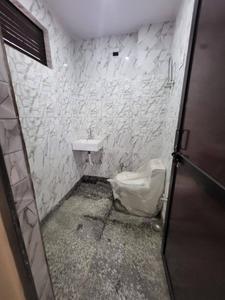 Bathroom Image of 700 Sq.ft 2 BHK Builder Floor for rent in Jhandewalan New Delhi for Rs. 27500