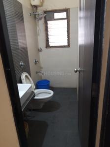 Bathroom Image of 750 Sq.ft 2 BHK Apartment / Flat for rent in Sheth Zuri, Thane West Thane for Rs. 35000