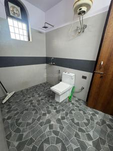 Bathroom Image of 1600 Sq.ft 2 BHK Builder Floor for rent in Sector 46 Gurgaon for Rs. 50000